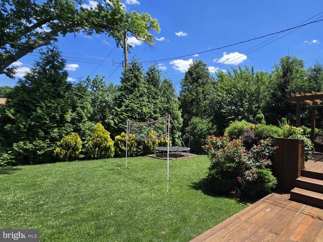 827 LARKSPUR ST, Philadelphia, PA 19116