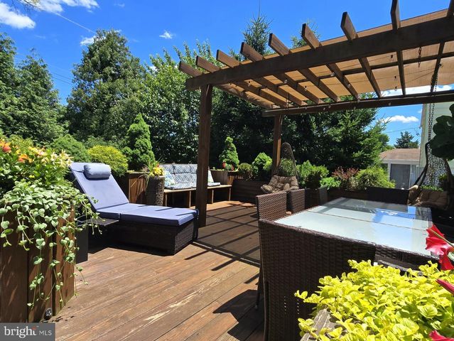 827 LARKSPUR ST, Philadelphia, PA 19116