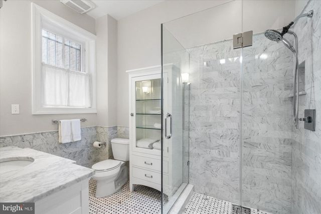 2021 Q ST NW, Washington, DC 20009