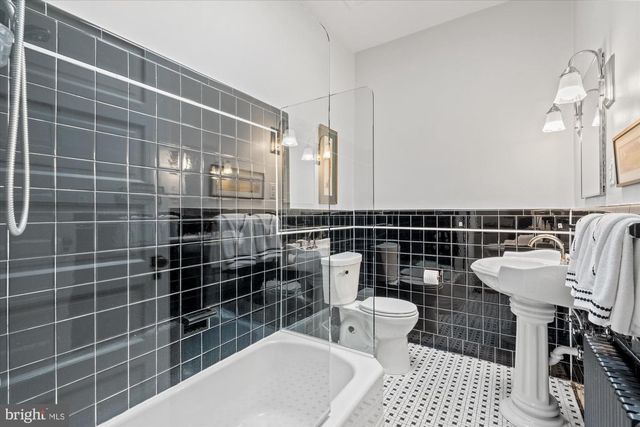 2021 Q ST NW, Washington, DC 20009