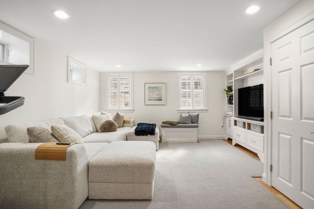 127 High St, Boston, MA 02129