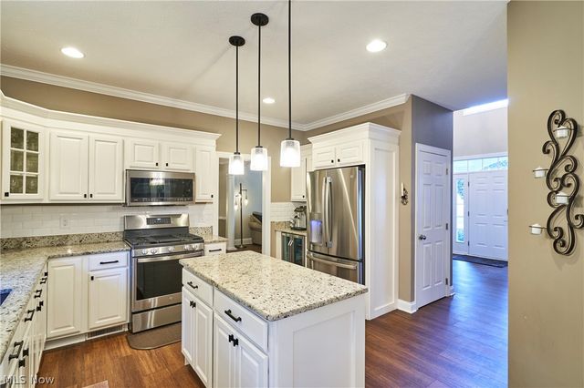 222 Emerald Avenue, Streetsboro, OH 44241