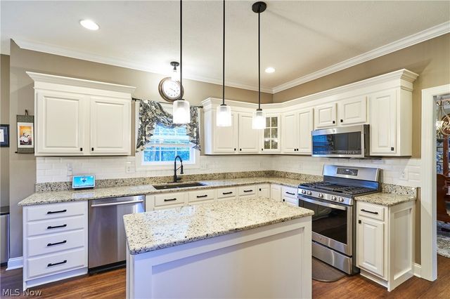 222 Emerald Avenue, Streetsboro, OH 44241