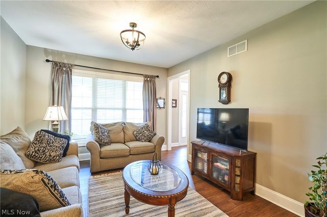 222 Emerald Avenue, Streetsboro, OH 44241