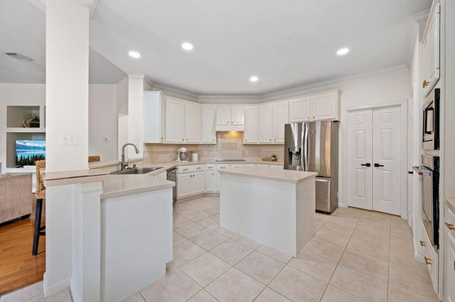 3207 S Woodstream Way, Houston, TX 77345