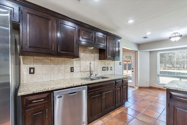 505 Canyon Wren DR, Buda, TX 78610