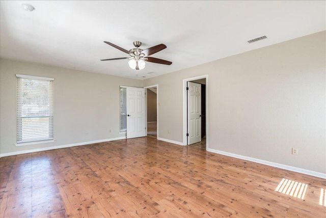 505 Canyon Wren DR, Buda, TX 78610