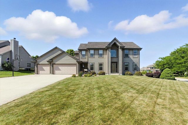4712 W Woodward DRIVE, Franklin, WI 53132
