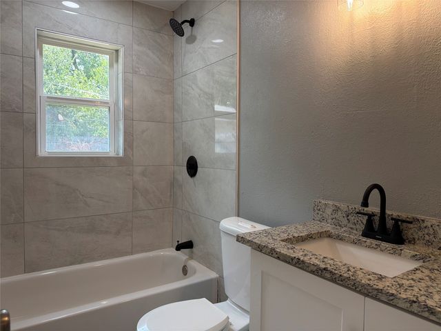 2505 Normont Circle, Fort Worth, TX 76103