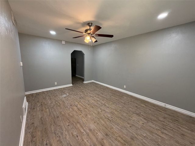 2505 Normont Circle, Fort Worth, TX 76103