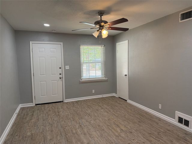 2505 Normont Circle, Fort Worth, TX 76103