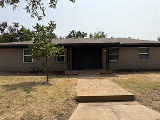 2505 Normont Circle, Fort Worth, TX 76103