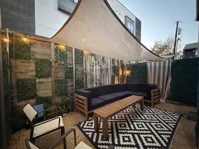 2727 Reagan Street D, Dallas, TX 75219