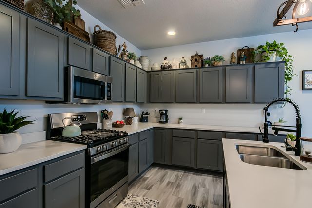 6124 Nauman Drive, Albuquerque, NM 87106