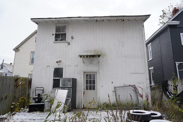 1325 6th Avenue, Schenectady, NY 12303