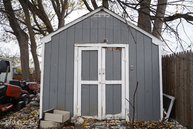 1325 6th Avenue, Schenectady, NY 12303