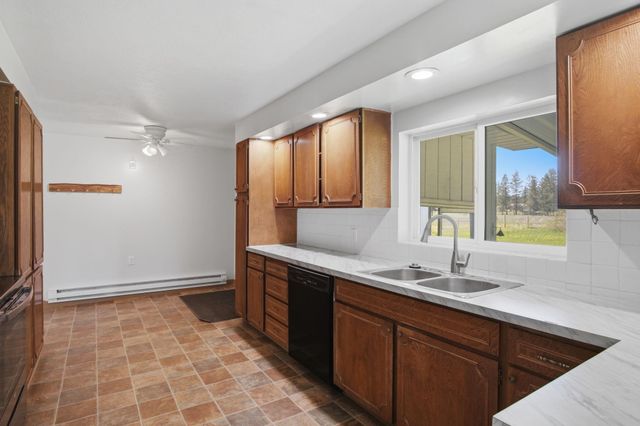 8118 S Spotted Rd, Cheney, WA 99004