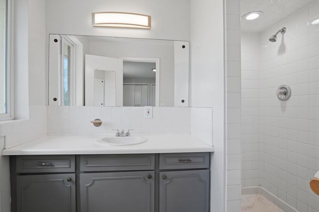 8118 S Spotted Rd, Cheney, WA 99004