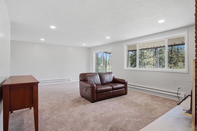 8118 S Spotted Rd, Cheney, WA 99004