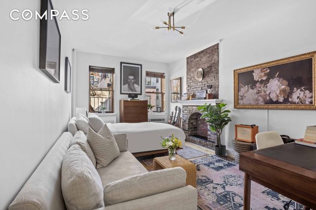 335 W 21st Street 3RE, New York City, NY 10011