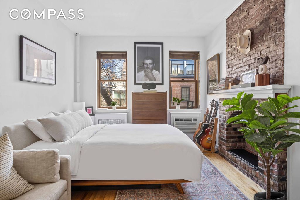 335 W 21st Street 3RE, New York City, NY 10011