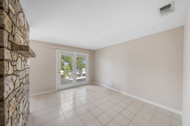 103 Connally Dr, Kerrville, TX 78028