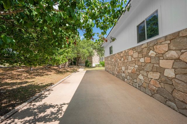 103 Connally Dr, Kerrville, TX 78028