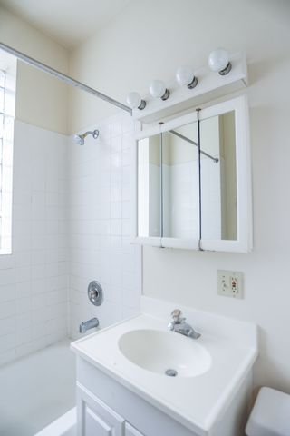 3917 N FREMONT Street 2, Chicago, IL 60613