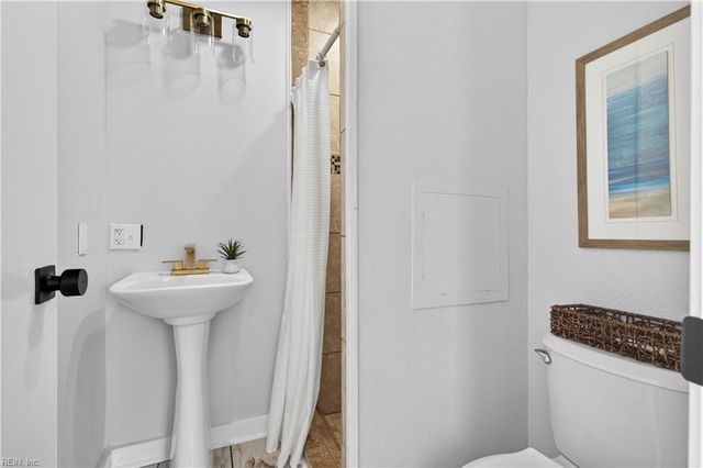 3432 W Bonner DR, Norfolk, VA 23513