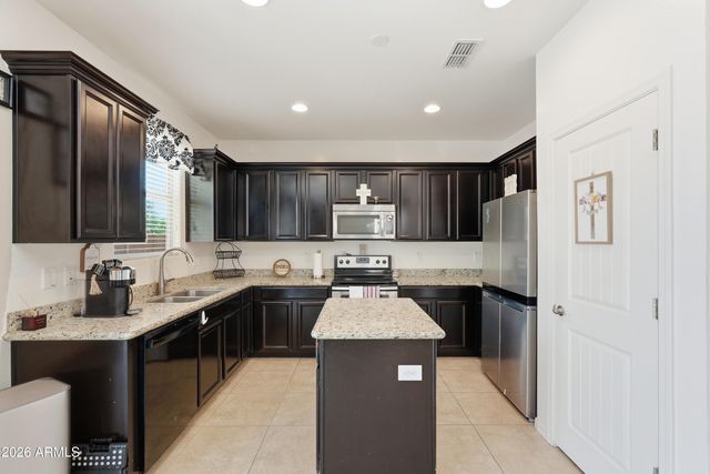 119 E CHELSEA Lane, Gilbert, AZ 85295