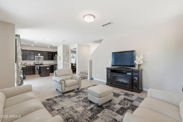 119 E CHELSEA Lane, Gilbert, AZ 85295
