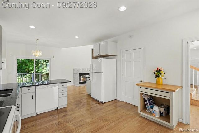 9984 Maple Valley Drive, Clarkston, MI 48348