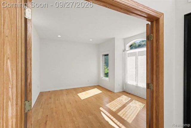 9984 Maple Valley Drive, Clarkston, MI 48348