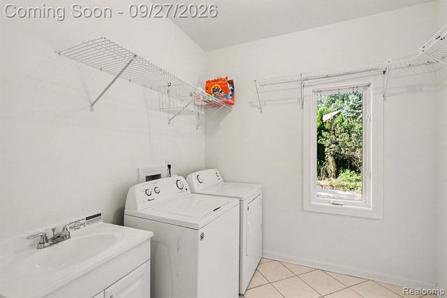 9984 Maple Valley Drive, Clarkston, MI 48348