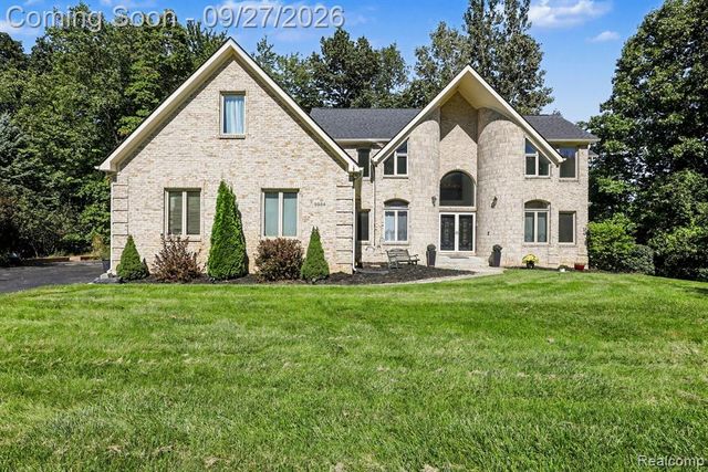 9984 Maple Valley Drive, Clarkston, MI 48348