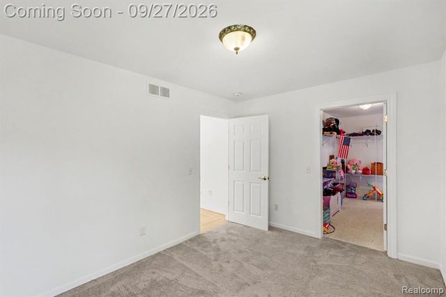 9984 Maple Valley Drive, Clarkston, MI 48348