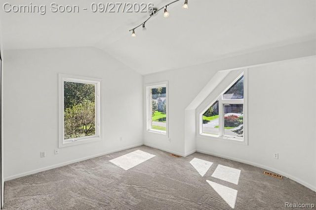 9984 Maple Valley Drive, Clarkston, MI 48348