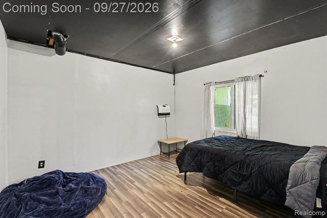 9984 Maple Valley Drive, Clarkston, MI 48348