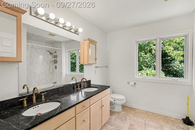 9984 Maple Valley Drive, Clarkston, MI 48348