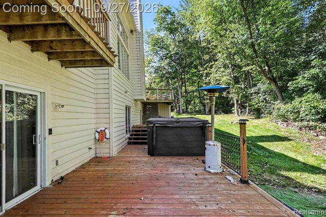 9984 Maple Valley Drive, Clarkston, MI 48348