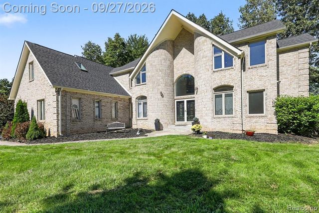 9984 Maple Valley Drive, Clarkston, MI 48348