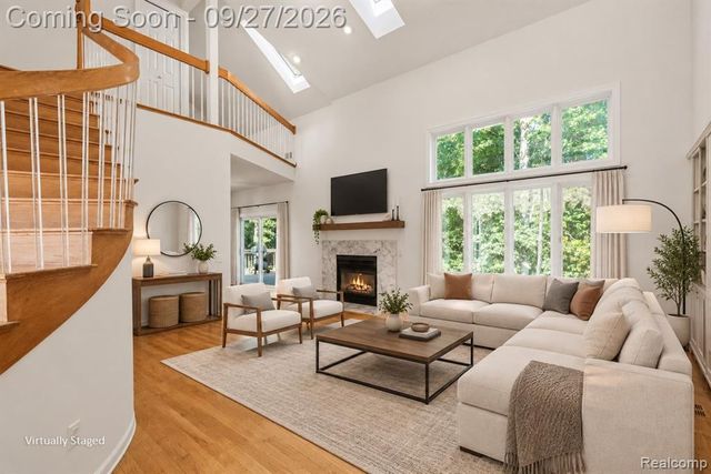 9984 Maple Valley Drive, Clarkston, MI 48348