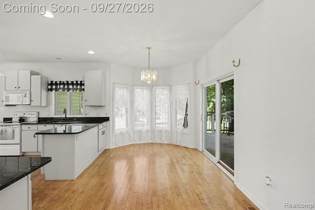 9984 Maple Valley Drive, Clarkston, MI 48348