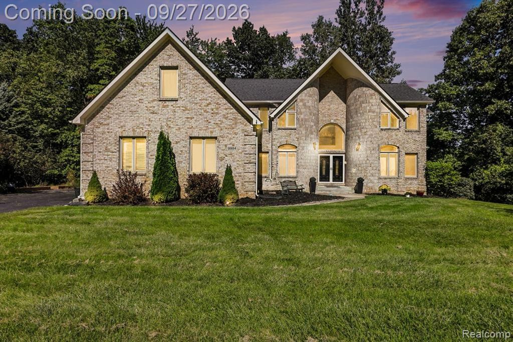 9984 Maple Valley Drive, Clarkston, MI 48348