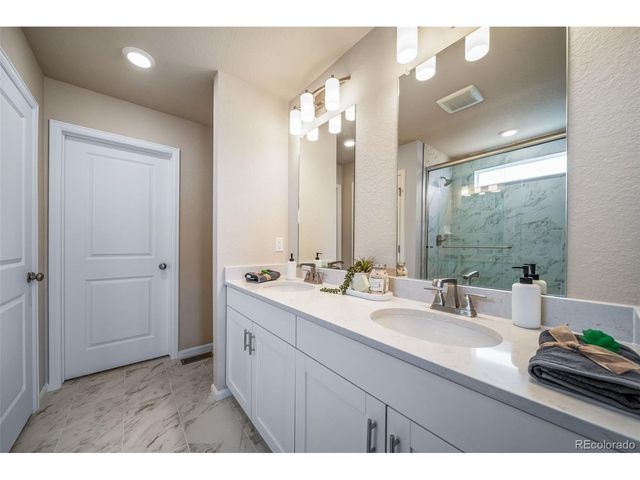 10085 Scranton Ct, Commerce City, CO 80022