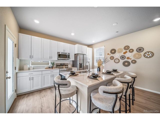 10085 Scranton Ct, Commerce City, CO 80022