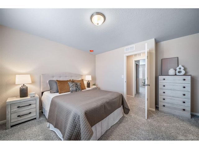 10085 Scranton Ct, Commerce City, CO 80022