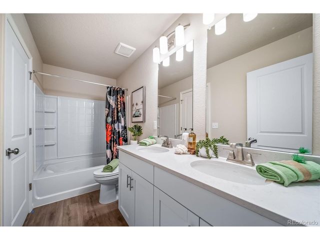 10085 Scranton Ct, Commerce City, CO 80022