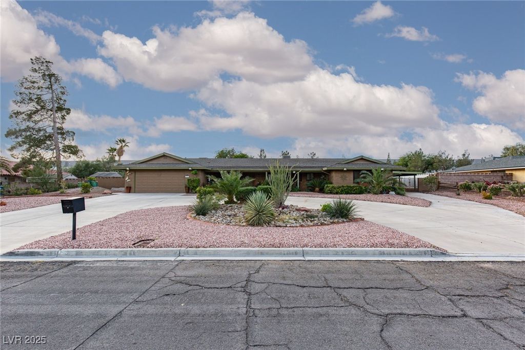 3371 West Mardon Avenue, Las Vegas, NV 89139