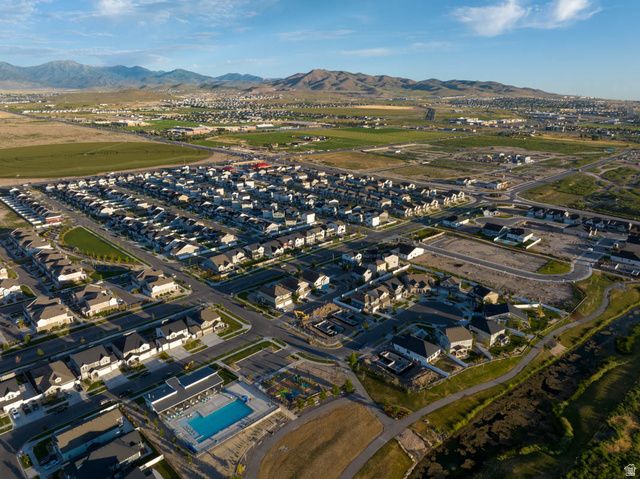 375 E HALLS CREEK RD, Saratoga Springs, UT 84045
